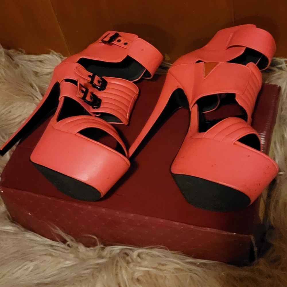Hot pink pumps